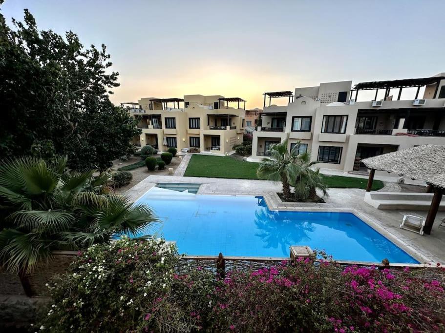 2 Bedroom Condo, With Pool, And Beach & Lagoon Access Hurghada Eksteriør billede